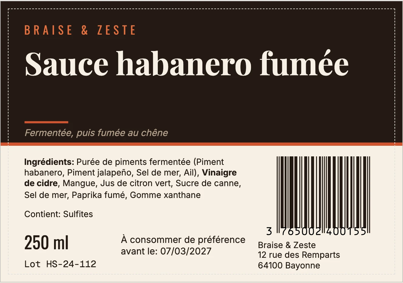 Une étiquette de bocal produite par BatchDash: la déclaration avec la purée fermentée éclatée, la ligne allergènes, 250 ml, le lot HS-24-112 et sa date de durabilité minimale.