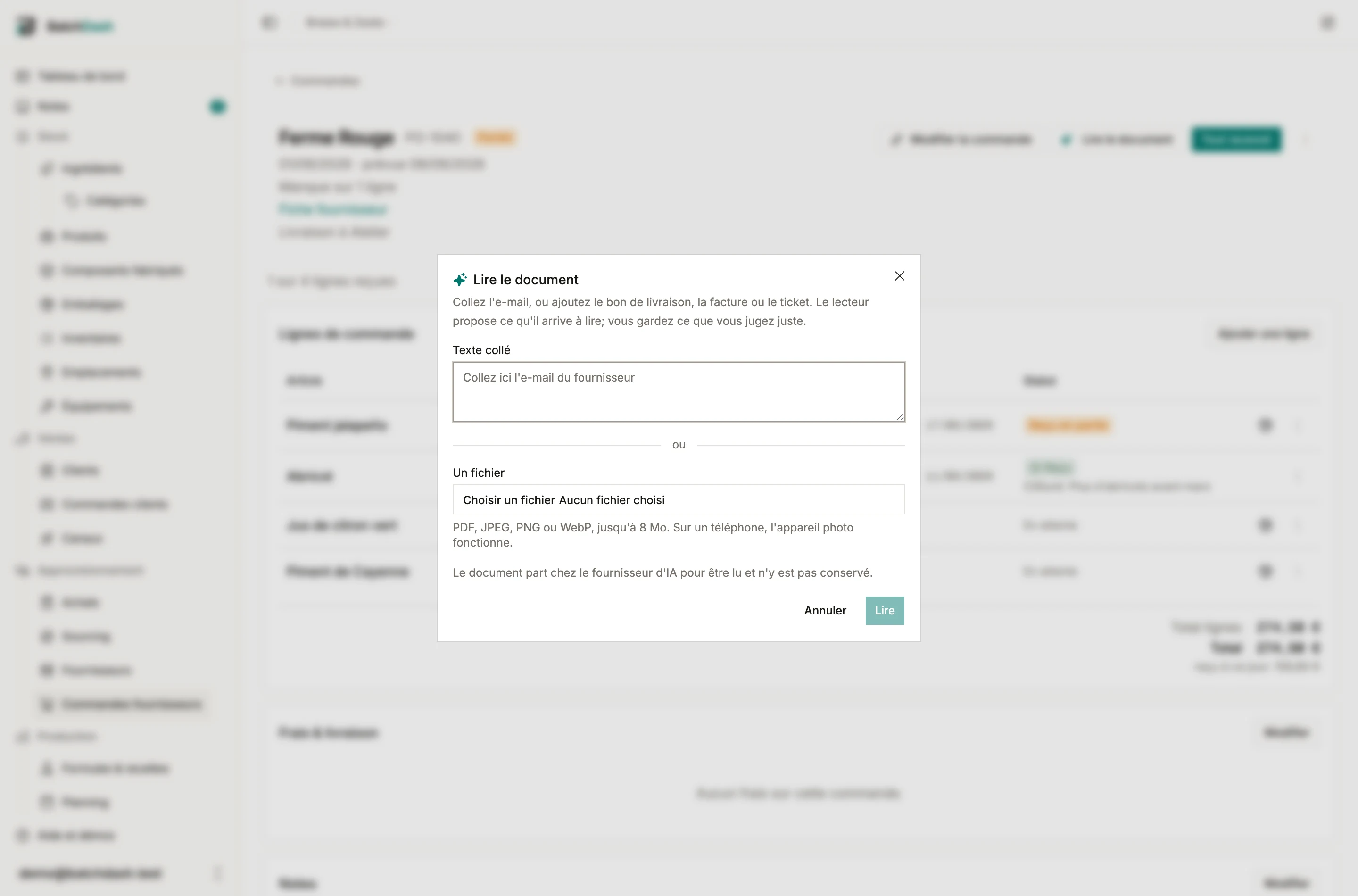 Le lecteur prenant un document: une zone pour coller un e-mail, ou un fichier